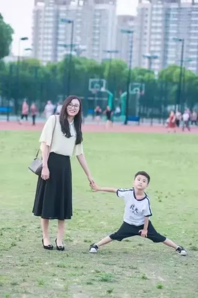 关于命运掌握在自己手中的议论文(9)