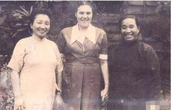 女士两眉毛中间有八字痕什么原因(4)