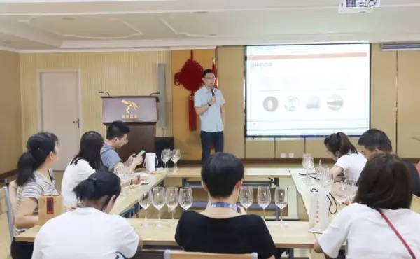 2020年农历八月初八出生的男孩好不好?(13)