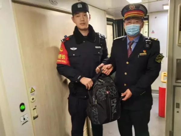 梦到背包里的东西丢了什么意思周公解梦(3)