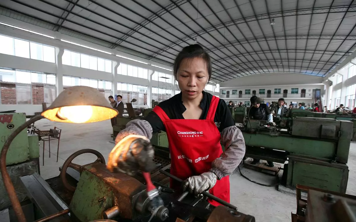 梦见和别人打工什么意思周公解梦女人(1)