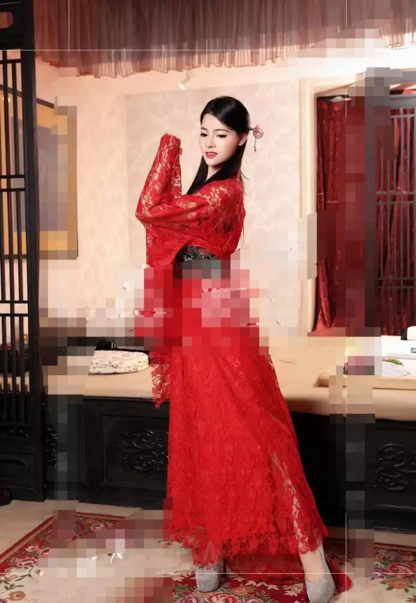 周公解梦梦见穿红色连衣裙的女人什么意思啊(1)