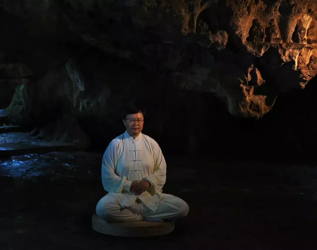 梦见女的让自己打坐了什么意思呀周公解梦(2)